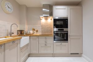 Kitchen- click for photo gallery